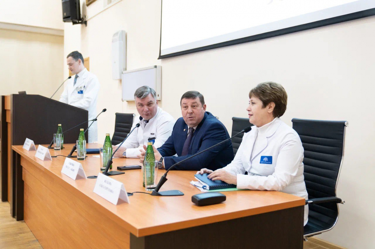 «Так держать!»: ректор Петр Глыбочко оценил итоги работы УКБ-2 за 2022 год