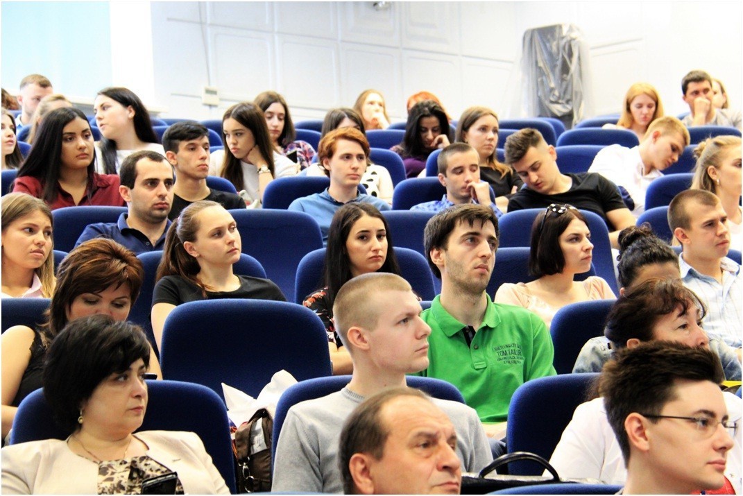 Стоматологи Сеченовского университета выступили на конференции в Краснодаре 