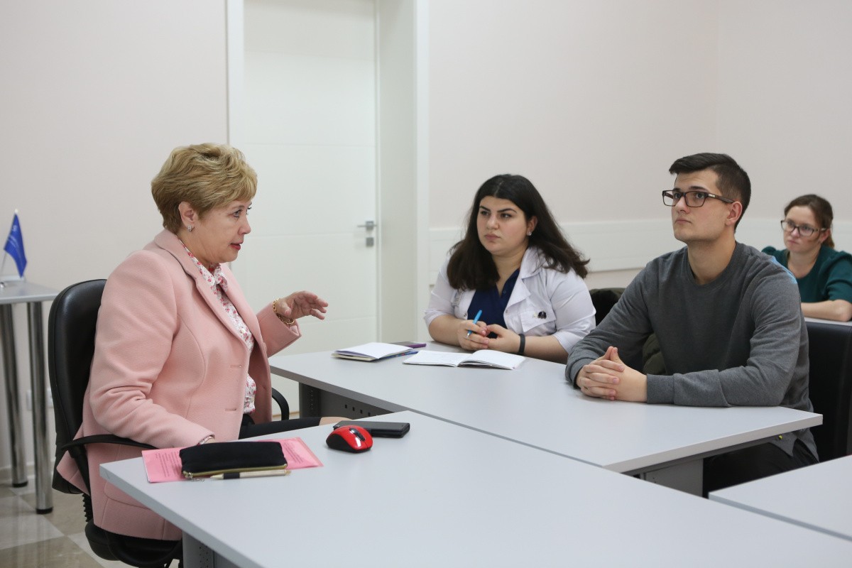 Первые шаги по карьерной лестнице