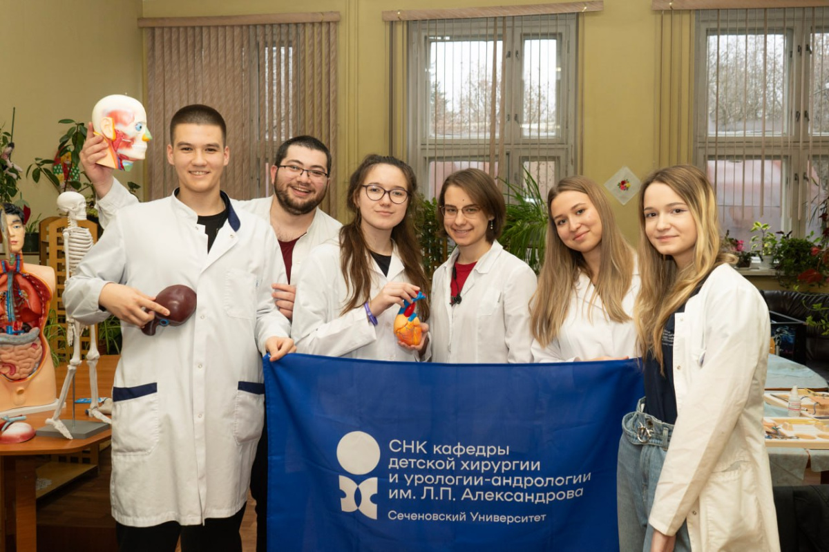  Творить добро: волонтеры Сеченовского Университета провели мастер-класс по профориентации для детей-сирот из интерната 