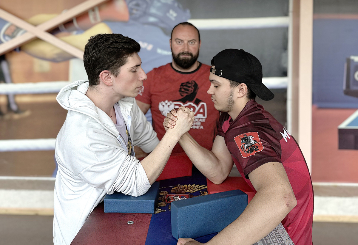 В честь юбилея Победы Сеченовский Университет провел турнир по армрестлингу