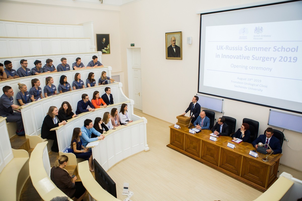  В Сеченовском университете открылась III Российско-Британская летняя школа по инновационной хирургии 
