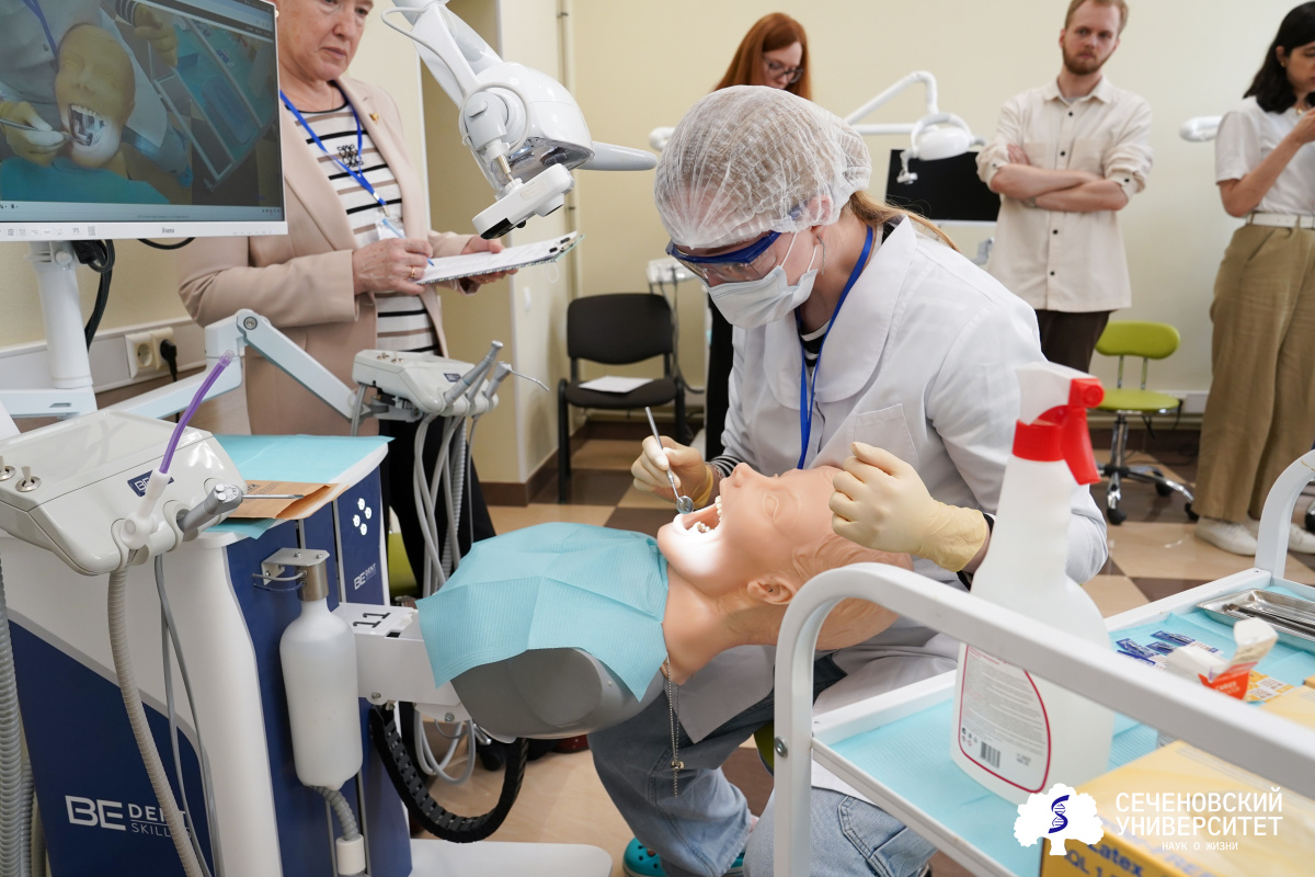 От манекена – к пациенту. Сеченовский Университет провел очный этап олимпиады «Я – профессионал»