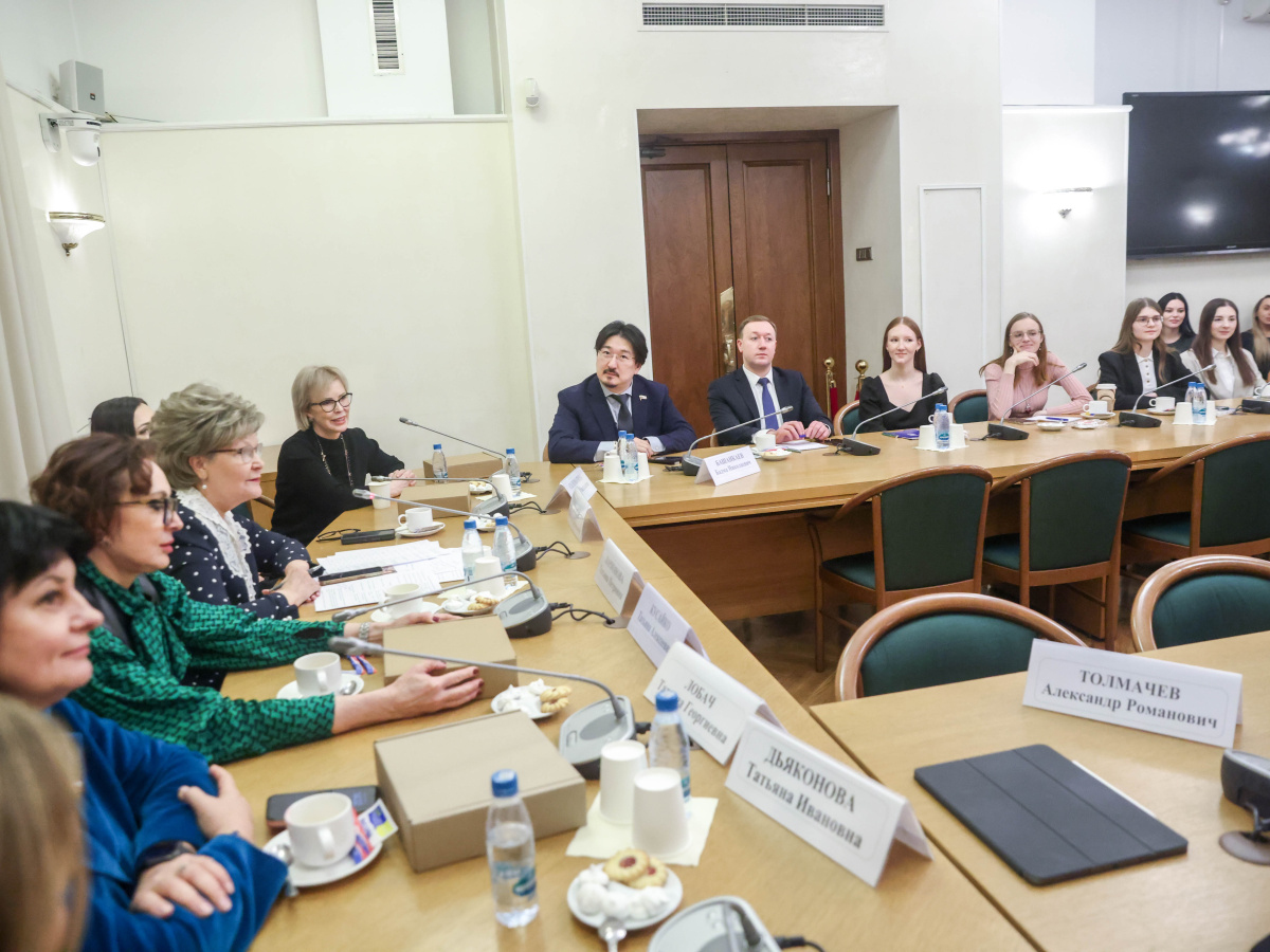  Студентки Сеченовского Университета и депутаты Татьяны встретились в Госдуме 