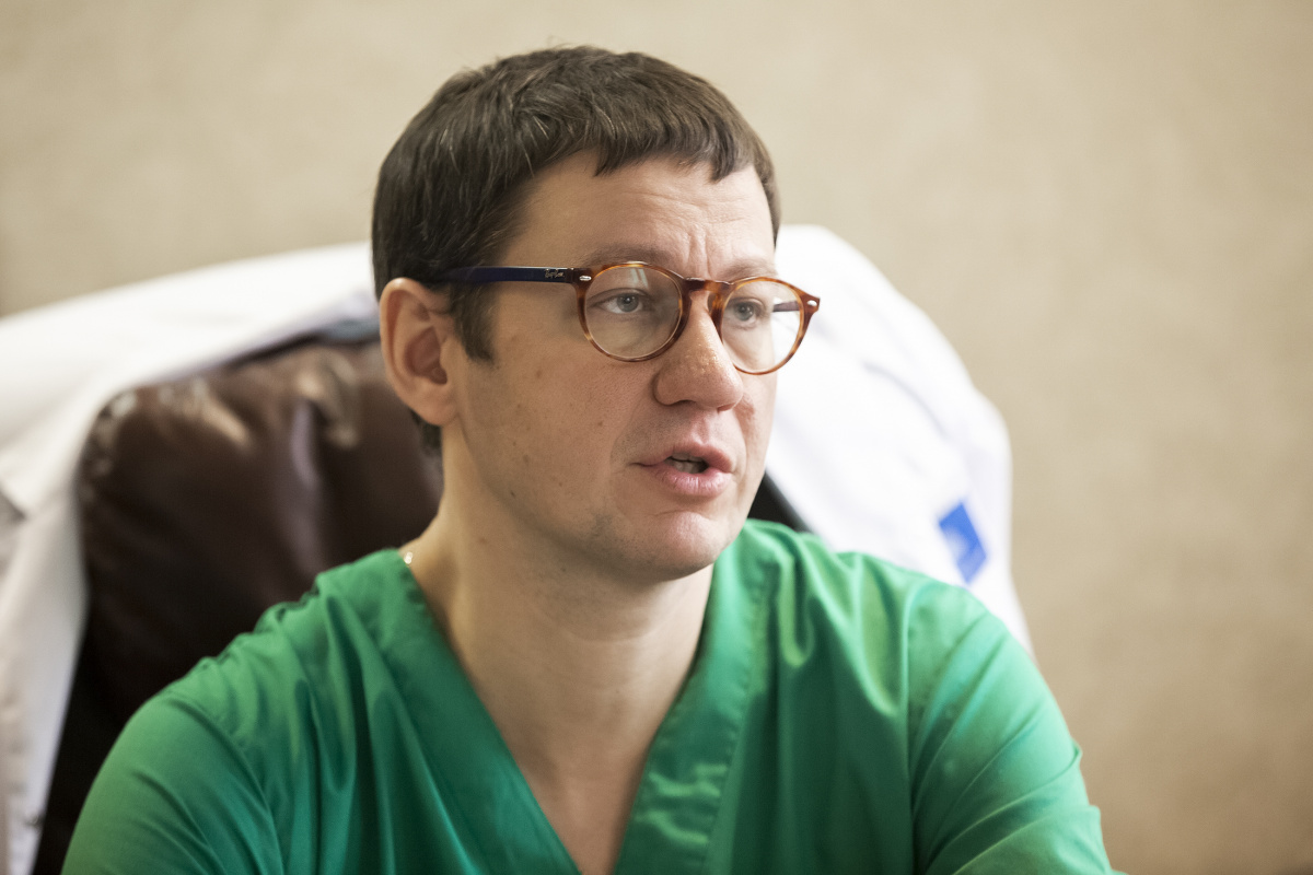  ﻿Роман Комаров: «Хирургом нельзя стать экспресс-методом, нужно учиться минимум десять лет» 