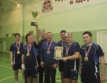 Поздравляем команду УКБ №1- обладателя «Кубка ректора по волейболу» 2013 года!