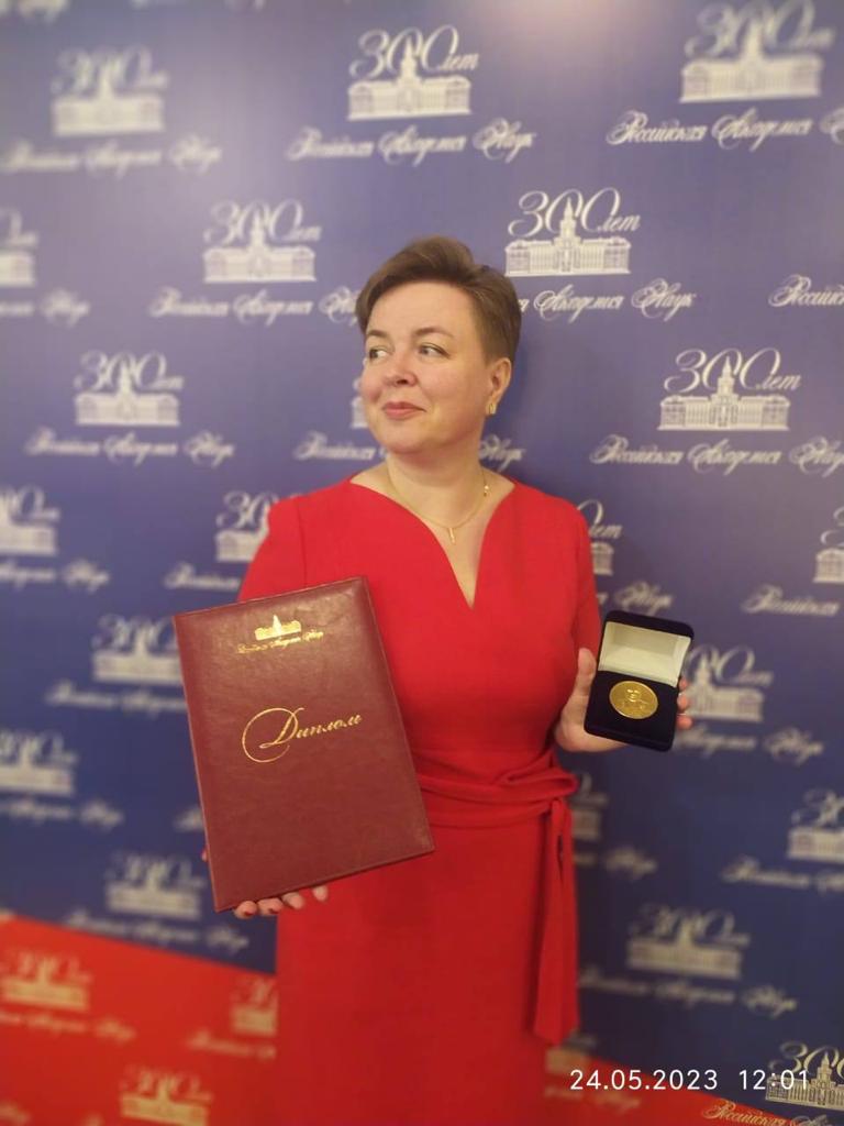 Директор Института  персонализированной онкологии Марина Секачева получила золотую медаль РАН