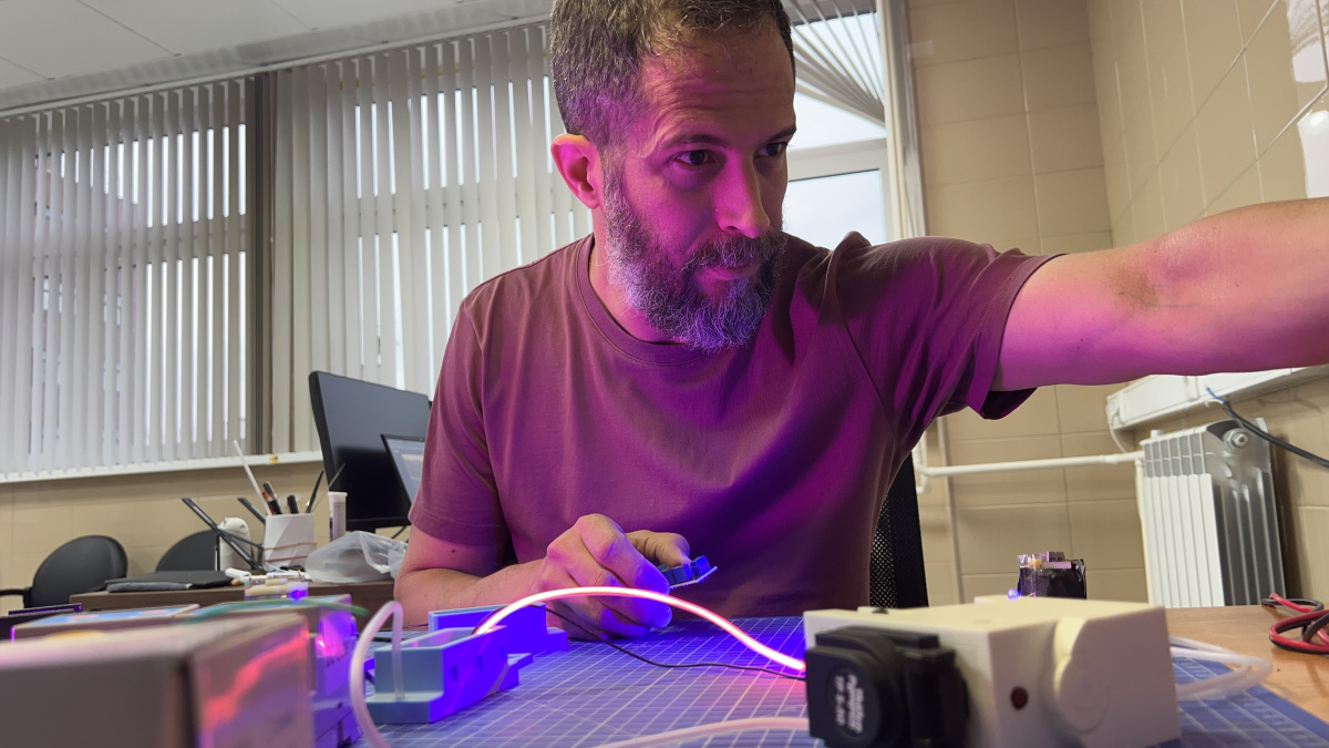 «Приехал на месяц, остался на годы». Как бразильский инженер Фредерико Переира стал частью биомедицинской науки Сеченовского Университета