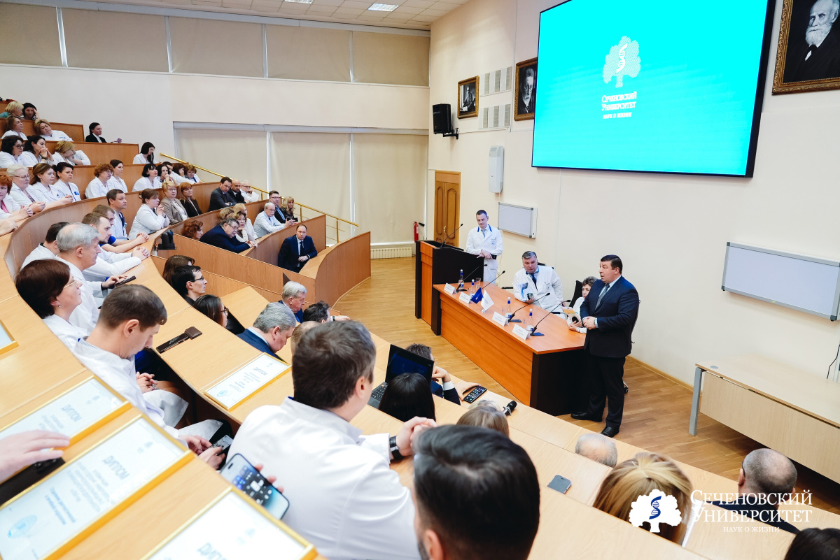  Первое место по выполнению ключевых показателей эффективности программы «Приоритет 2030»: в УКБ № 2 прошел медицинский совет 