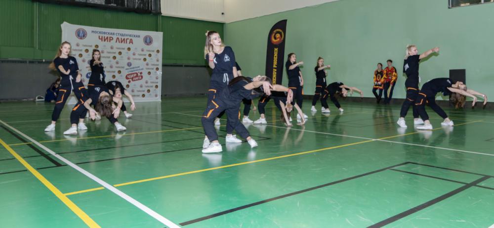 Команда спортклуба "Феникс" приняла участие в первом этапе Московской Студенческой ЧирЛиги