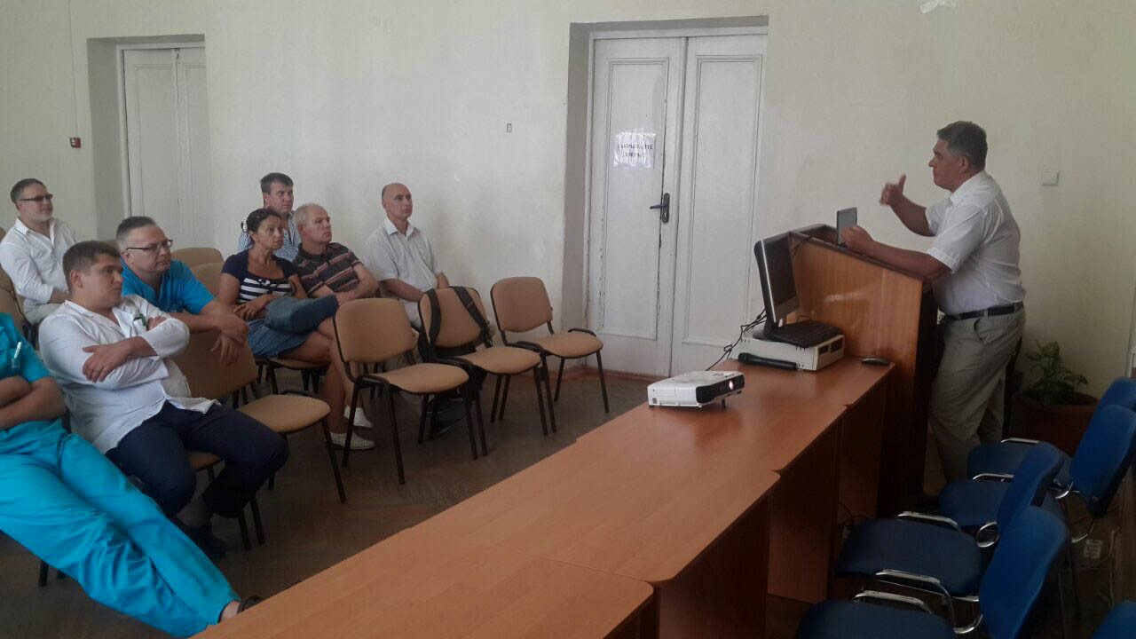 Заведующий кафедрой нейрохирургии Первого МГМУ им.И.М.Сеченова, главный врач ФЦН Тюмени Альберт Суфианов поделился опытом с коллегами в Севастополе