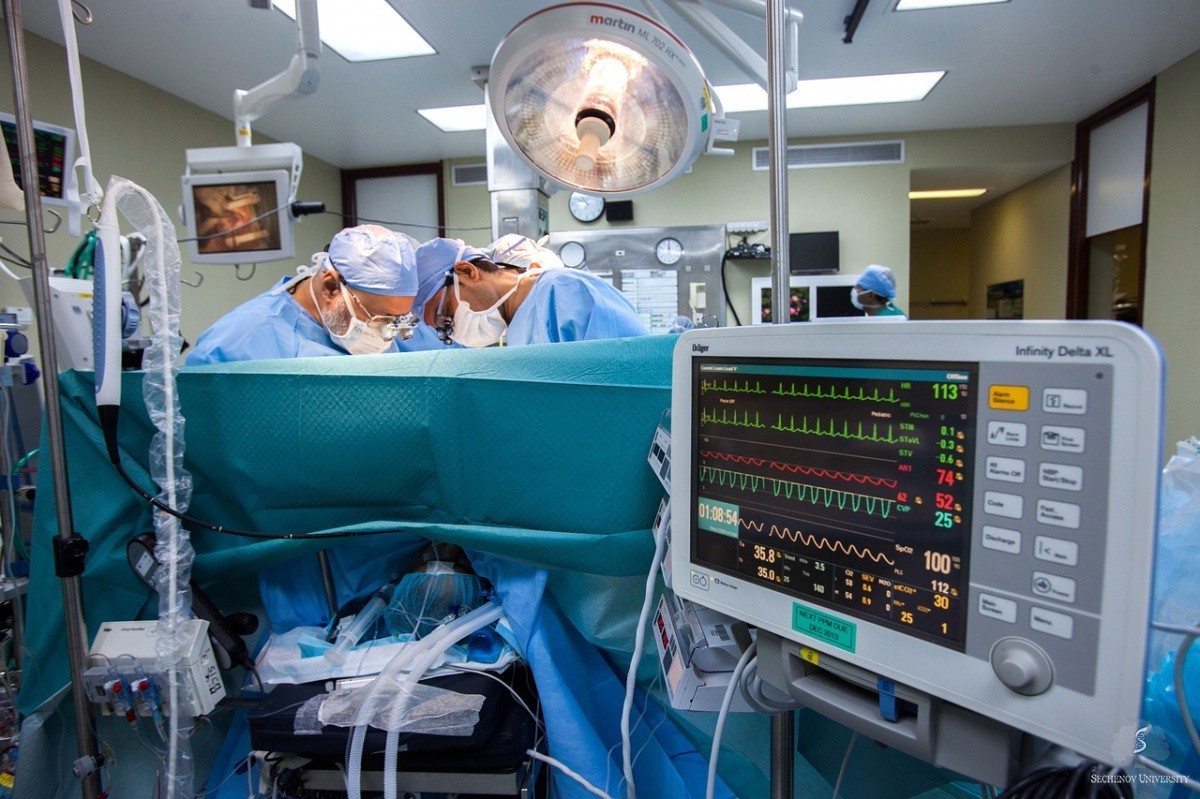 Sechenov doctors perform rare lung surgery