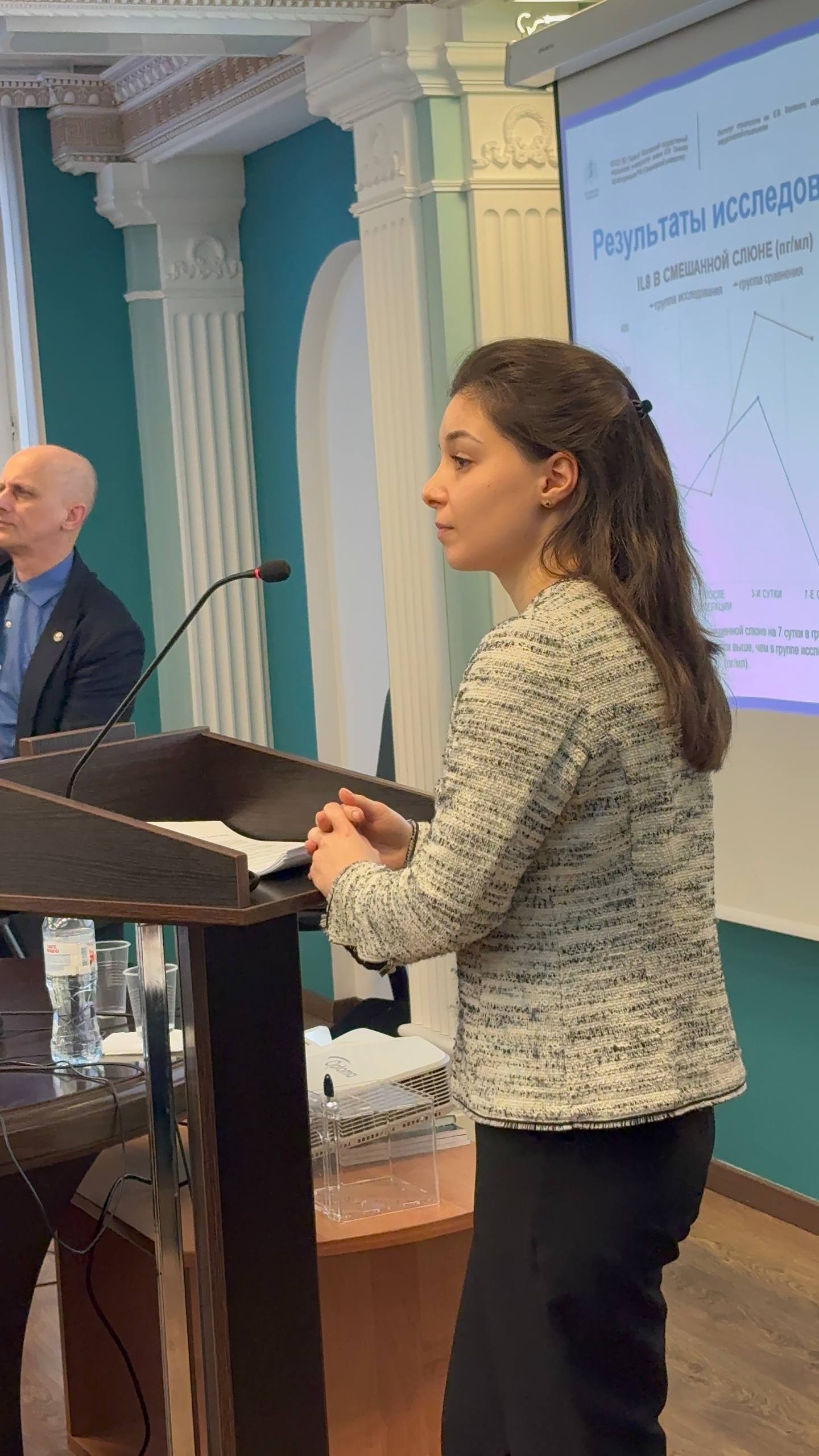  Ассистент кафедры хирургической стоматологии защитила кандидатскую диссертацию 