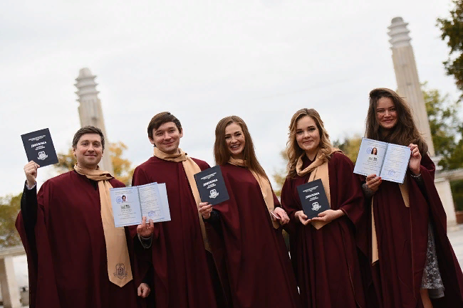 Double degree programme in Public Health & Health Management with the University of Varna: first diplomas