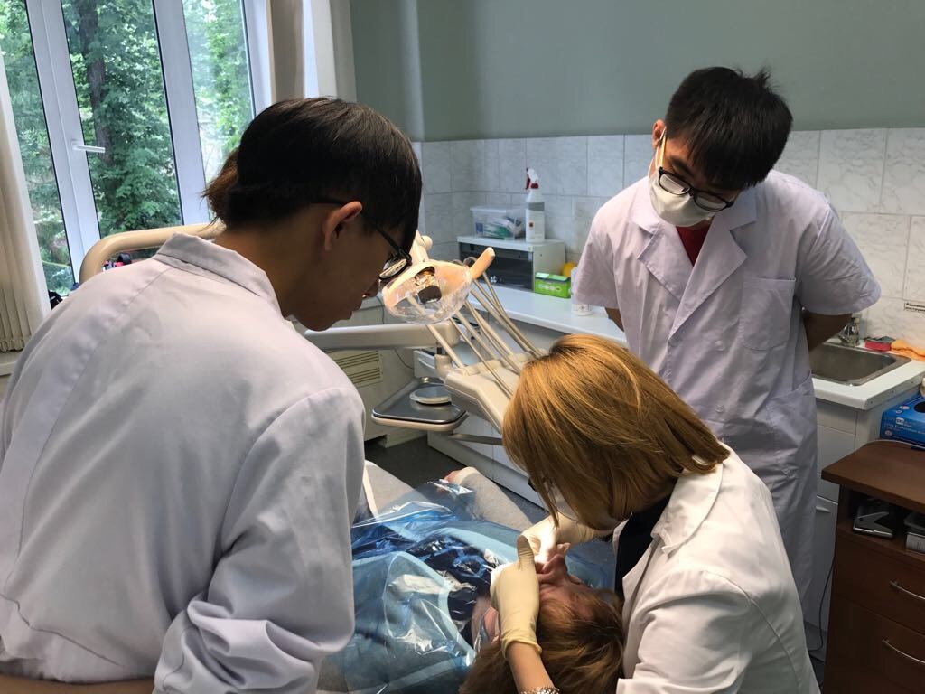 Иностранные студенты прошли практику на стоматологическом факультете Сеченовского Универститета Иностранные студенты прошли практику на стоматологическом факультете Сеченовского Универститета