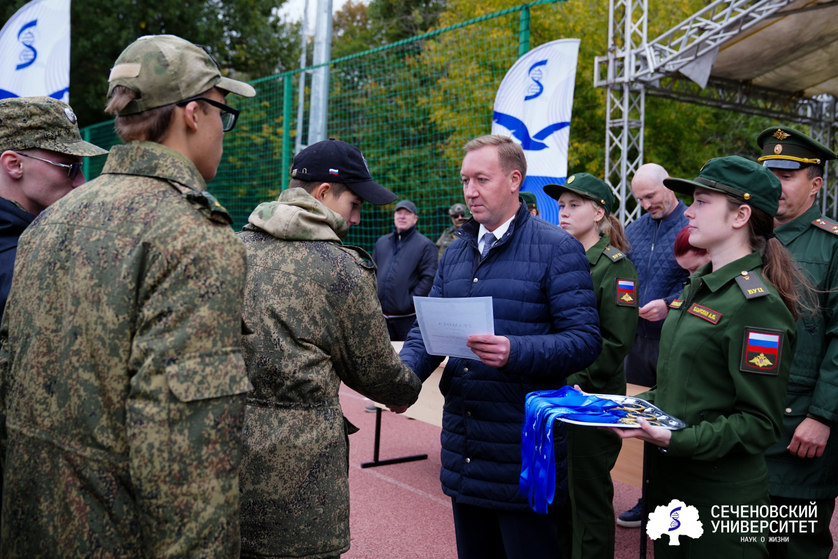 Навыки первой помощи — со школы. В Сеченовском Университете прошел конкурс «Военно-медицинская эстафета»