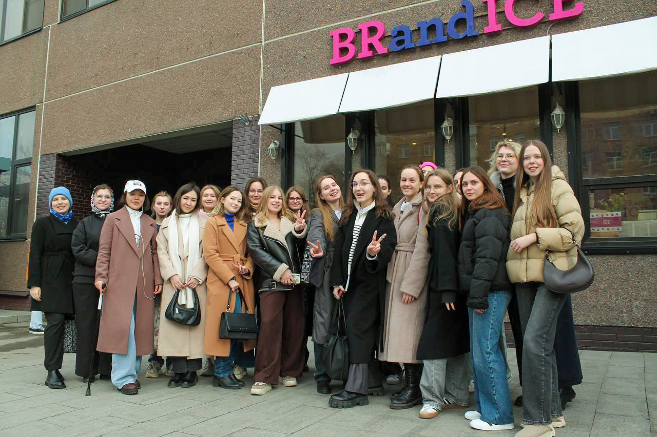 Экскурсия студентов Института общественного здоровья им. Ф.Ф. Эрисмана Сеченовского Университета на предприятие по производству мороженого «BRandICE»