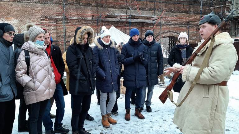 Студенты военного учебного центра В Музее ратной истории Москвы