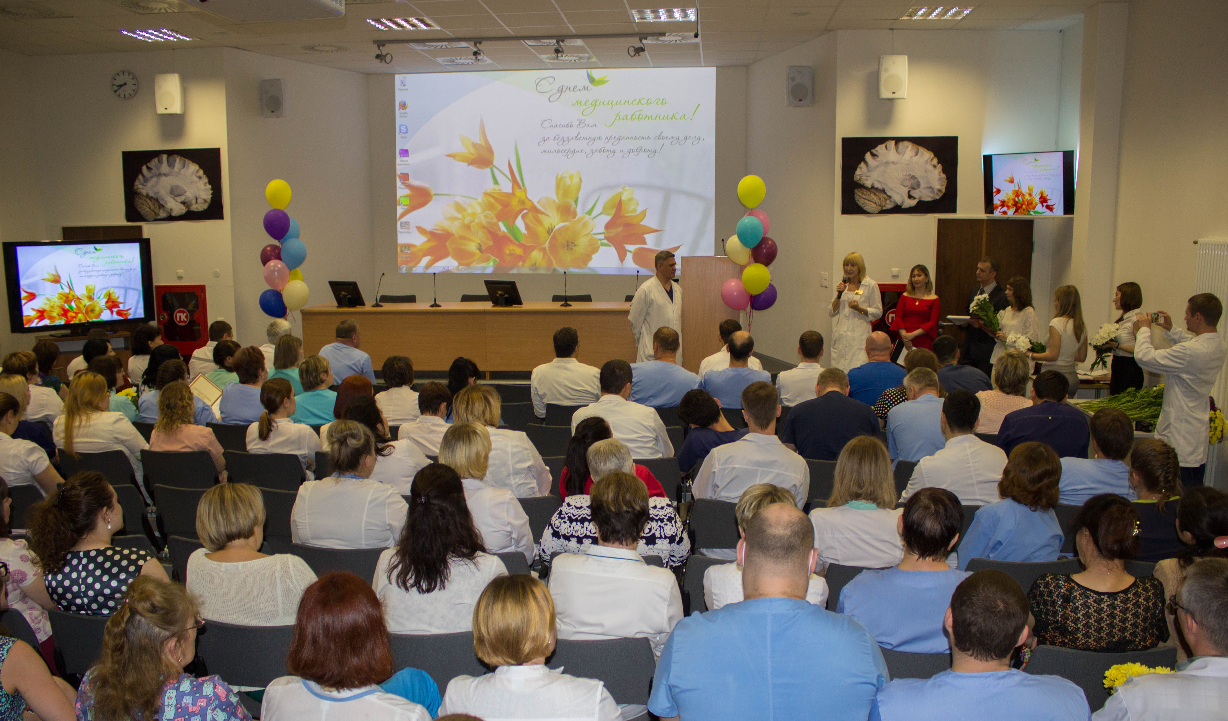 Альберт Суфианов: День медицинского работника – это повод, когда хочется от всего сердца сказать коллегам спасибо за профессионализм и самоотверженный труд