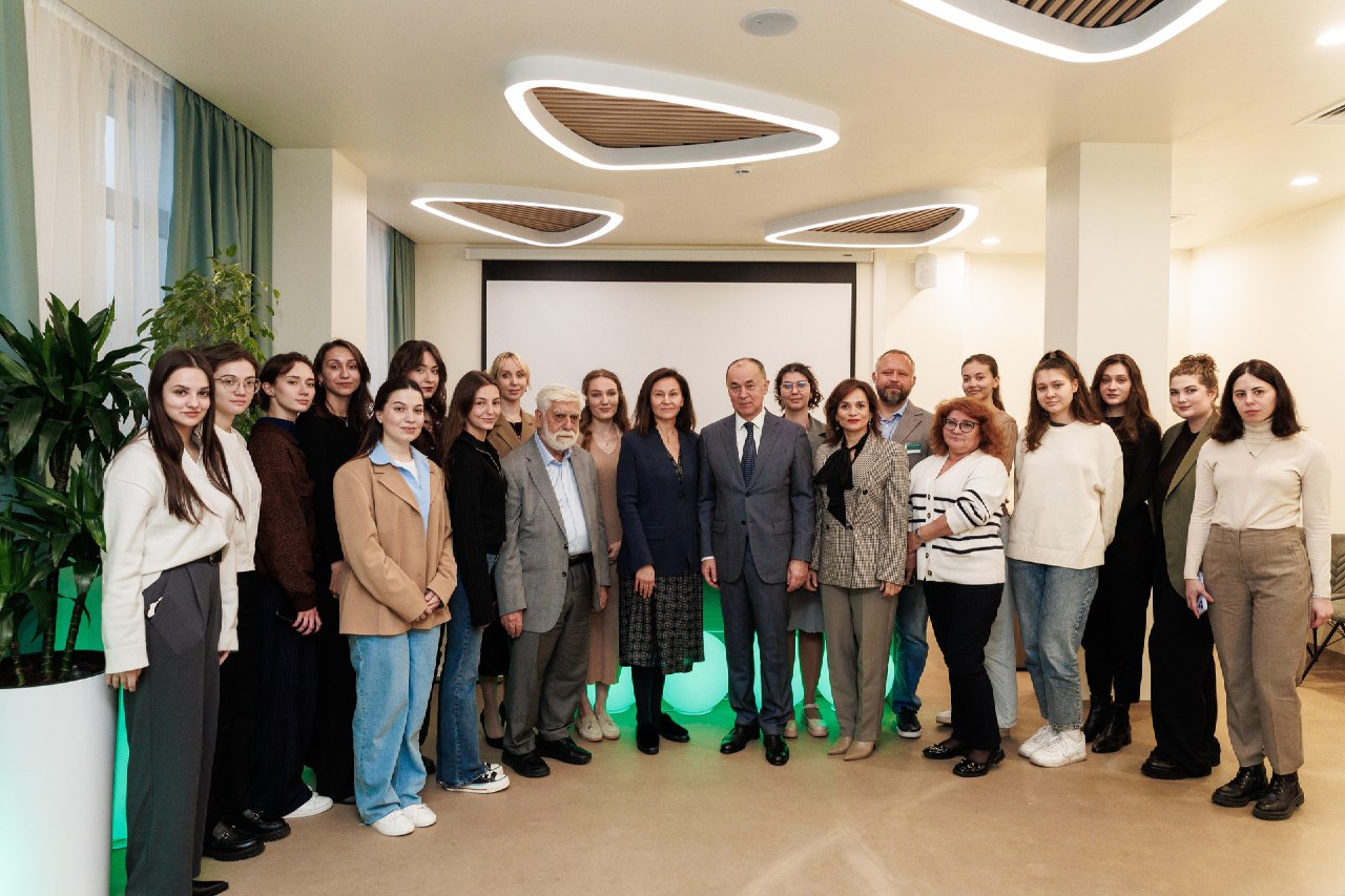 10 октября, в день психического здоровья, стартовал новый совместный образовательный проект «Школа ментального здоровья» Сеченовского университета и Центров Ментального здоровья ДЗМ. 