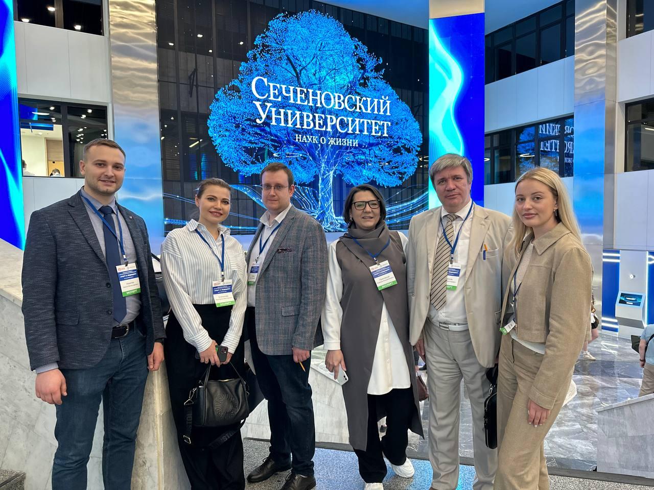 Заключительный этап открытой городской научно-практической конференции школьников «Старт в медицину» в Конгресс-центре Первого Московского государственного медицинского университета имени И.М. Сеченова.