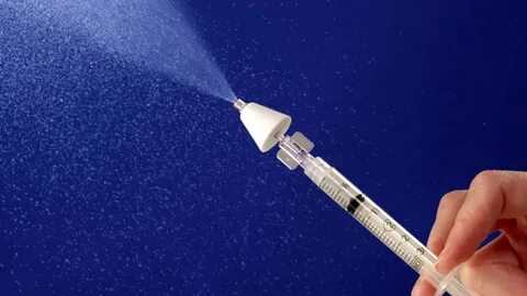 Чудо-спрей: кто и как сможет использовать назальную вакцину от COVID-19