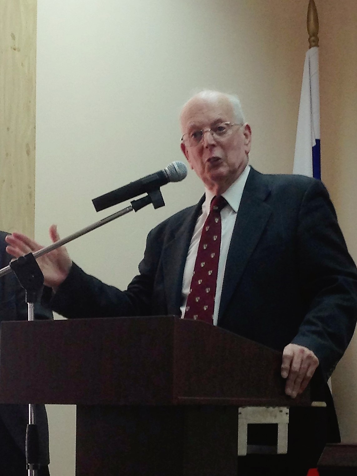 Состоялся круглый стол с участием профессора Наттона