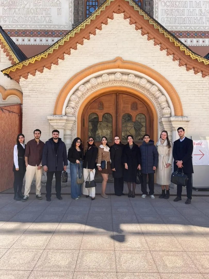 Иностранные студенты-стоматологи Сеченовского Университета посетили Третьяковскую галерею