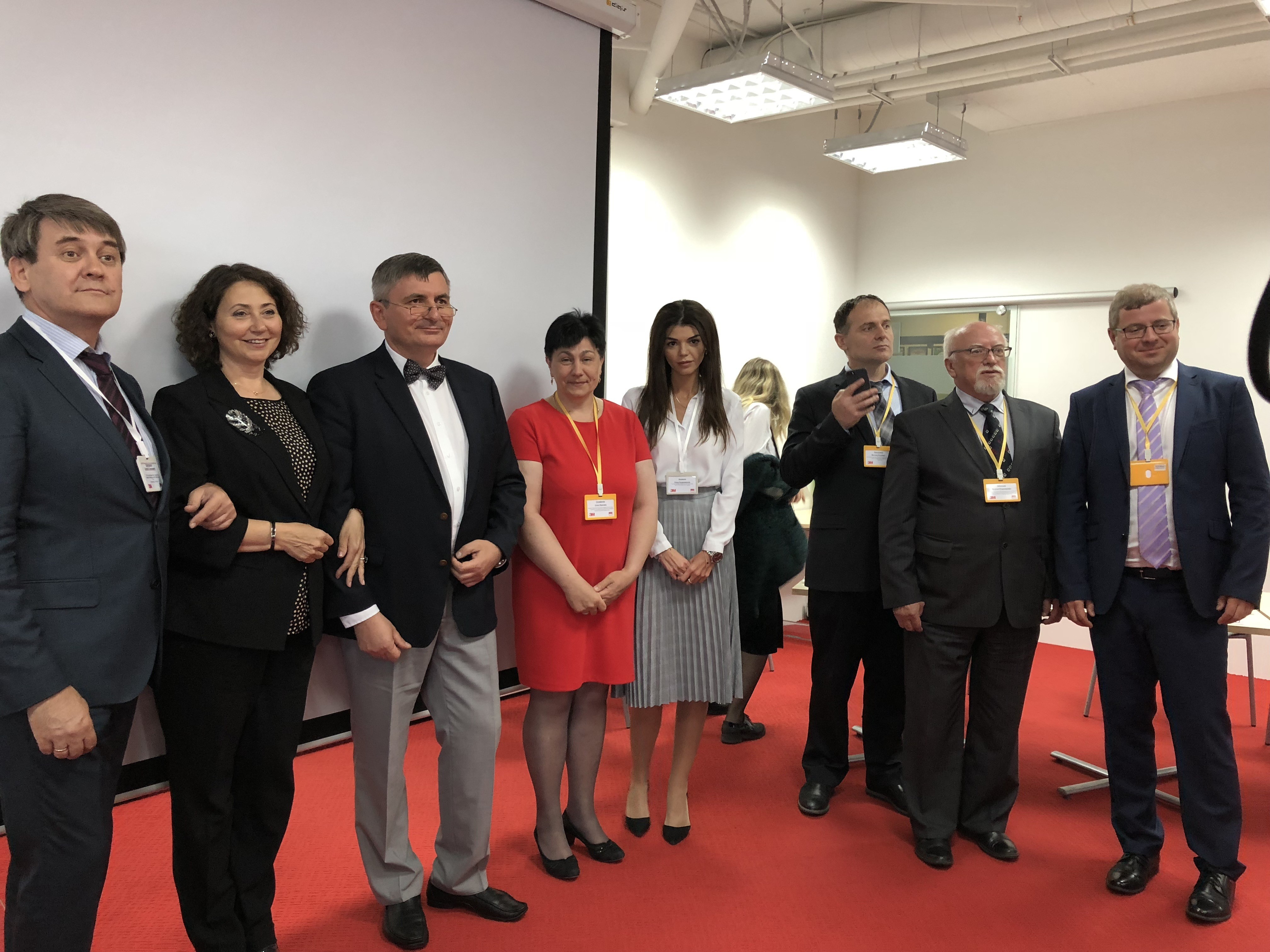 Сотрудники кафедры терапевтической стоматологии приняли участие в конференции, посвященной вопросам сиалологии.