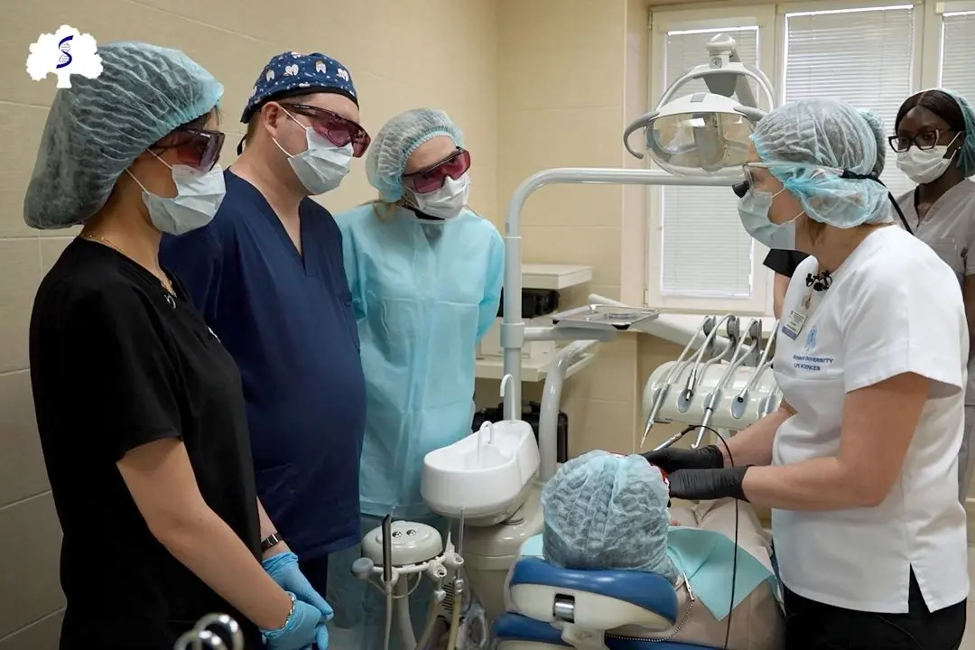 Стоматологи Сеченовского Университета применяют синий лазер для лечения заболеваний зубов