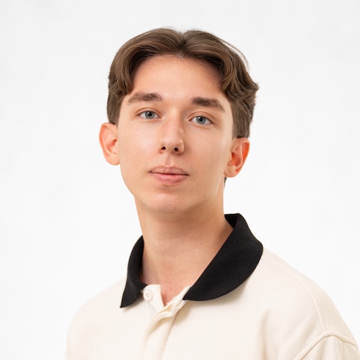 Илья Бахарев