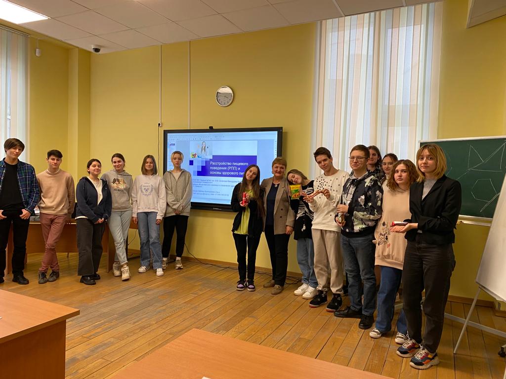 Профессор кафедры Л.В. Абольян провела интерактивное занятие со школьниками в рамках проекта Сеченовского Университета «Ученые школам»