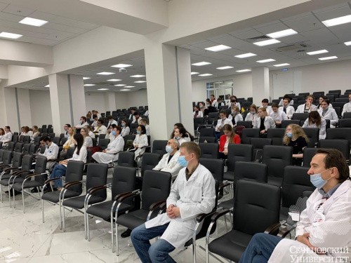 В духе научной дискуссии. В Институте фармации имени А.П. Нелюбина прошел мастер-класс для студентов