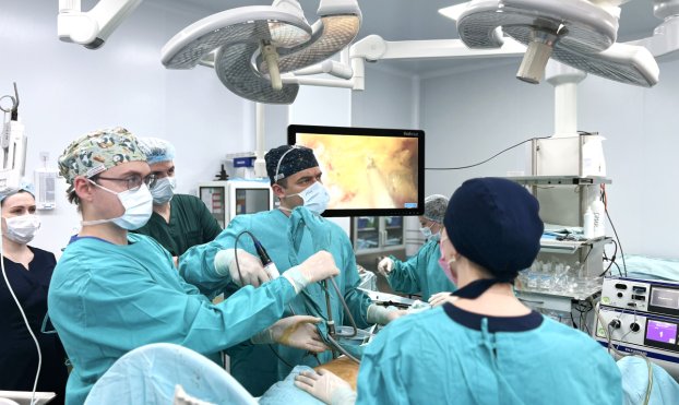 В Сеченовском Университете прошел первый образовательный курс по первично-забрюшинному доступу в колоректальной хирургии