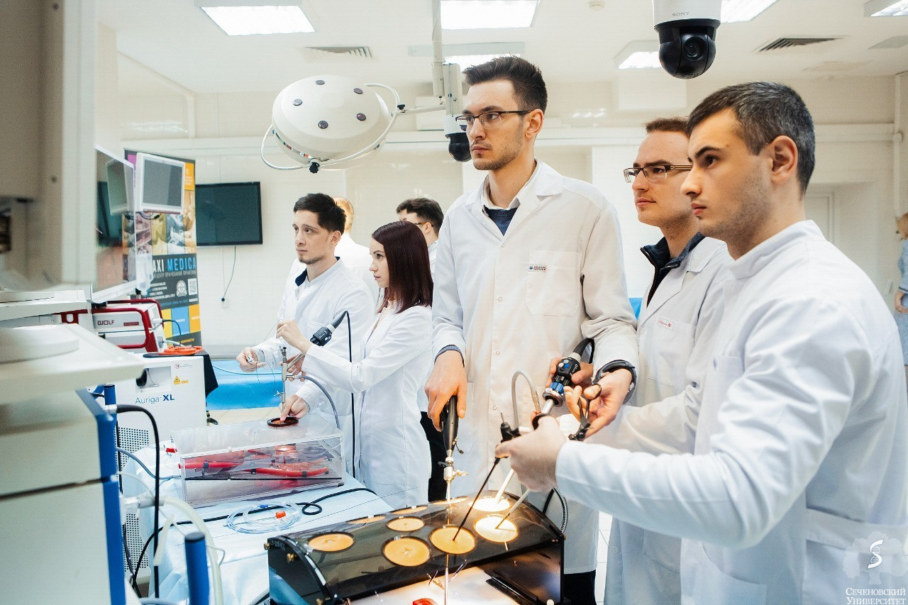 State medical university. Сеченова медицинский университет. Институт клинической медицины. 1мед медицинский Москва Сеченова. Медицинский универ в Москве.