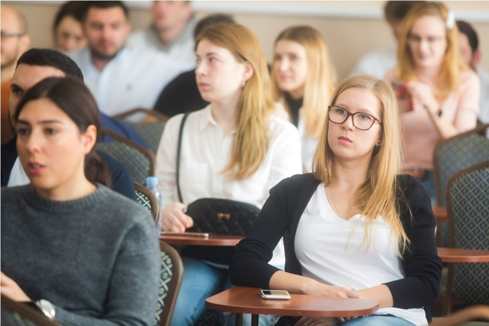Ведущие специалисты России выступили с лекциями в Институте стоматологии