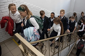 Будут ли в России из-за «Омикрона» вводить дистанционку в школах и детсадах: что рассказала главный санитарный врач об угрозе для детей  