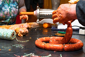 Диетолог Алла Погожева: "Ешьте колбасу, но по праздникам"        