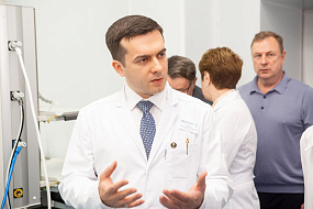 Колопроктолог Сергей Ефетов рассказал о щадящей методике удаления геморроя с помощью газа аргона