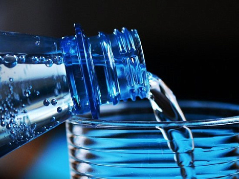 Медики выяснили, живет ли коронавирус в питьевой воде