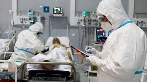 Академик Зверев предупредил о новых фазах пандемии после "омикрона"