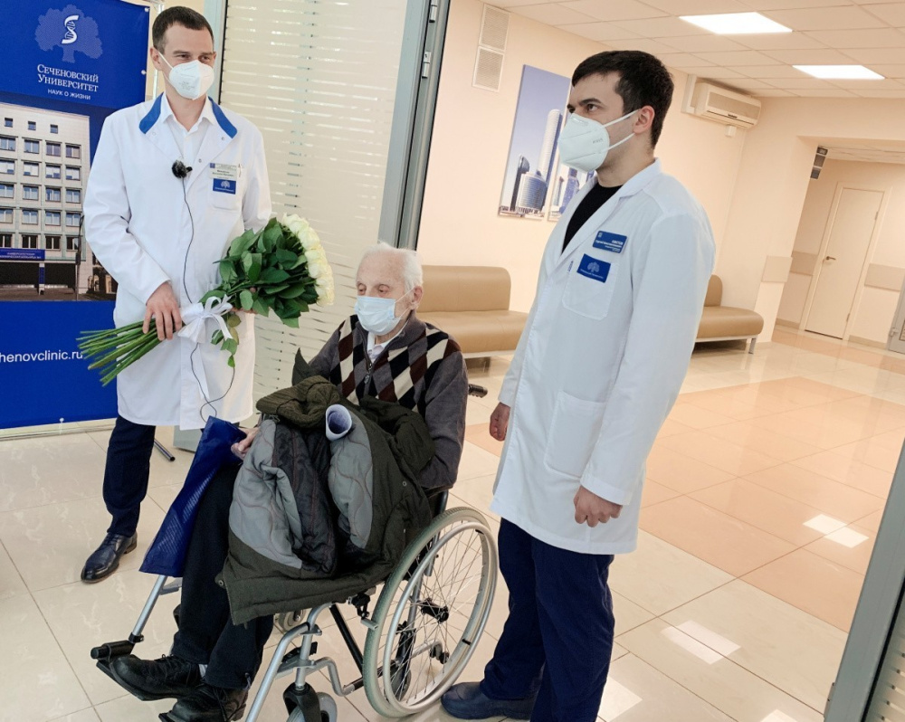  Врачи Сеченовского Университета вылечили столетнего пациента с коронавирусной инфекцией 