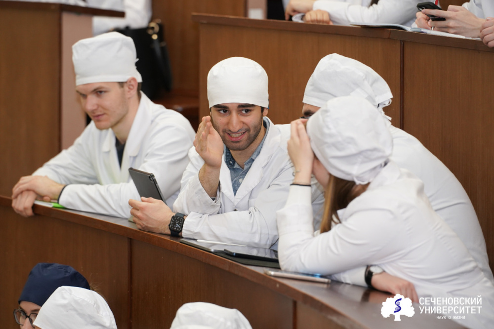  Первый российско-китайский обучающий курс по моделированию окклюзии средней мозговой артерии прошел в Сеченовском Университете 