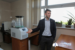 Заведующий лабораторией направленного транспорта лекарственных препаратов Алексей Вадимович Ермаков рассказал о новом подходе к таргетной доставке противораковых лекарств