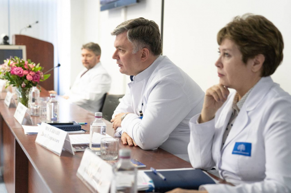 «Вы сделали большой рывок»: руководство Сеченовского Университета оценило работу Центра кардиоангиологии в 2022 году