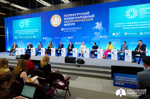 ПМЭФ-2026: Эксперт Сеченовского Университета рассказал о системе ранней оценки лекарств и технологий в фармотрасли 