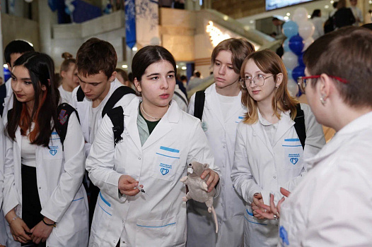 В Сеченовском Университете посвятили в будущие профессионалы учеников московских медицинских классов