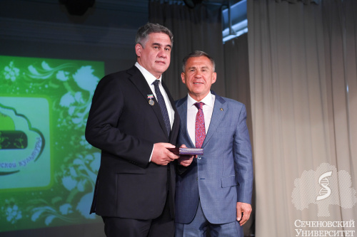 Альберт Суфианов удостоен почетного звания – «Заслуженный врач Республики Татарстан»
