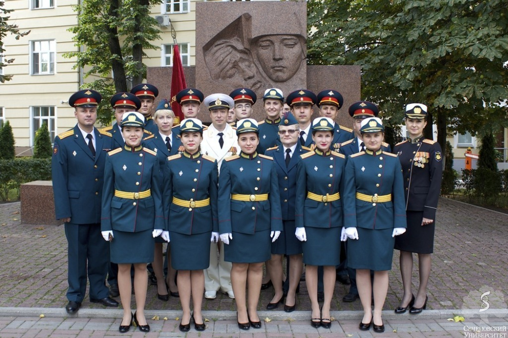 Первый выпуск военных фармацевтов