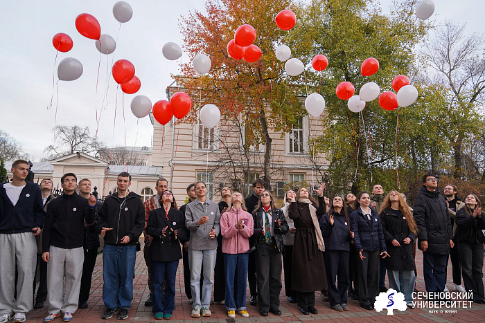 Возложение цветов в рамках памятных мероприятий к 105-летию Надежды Троян